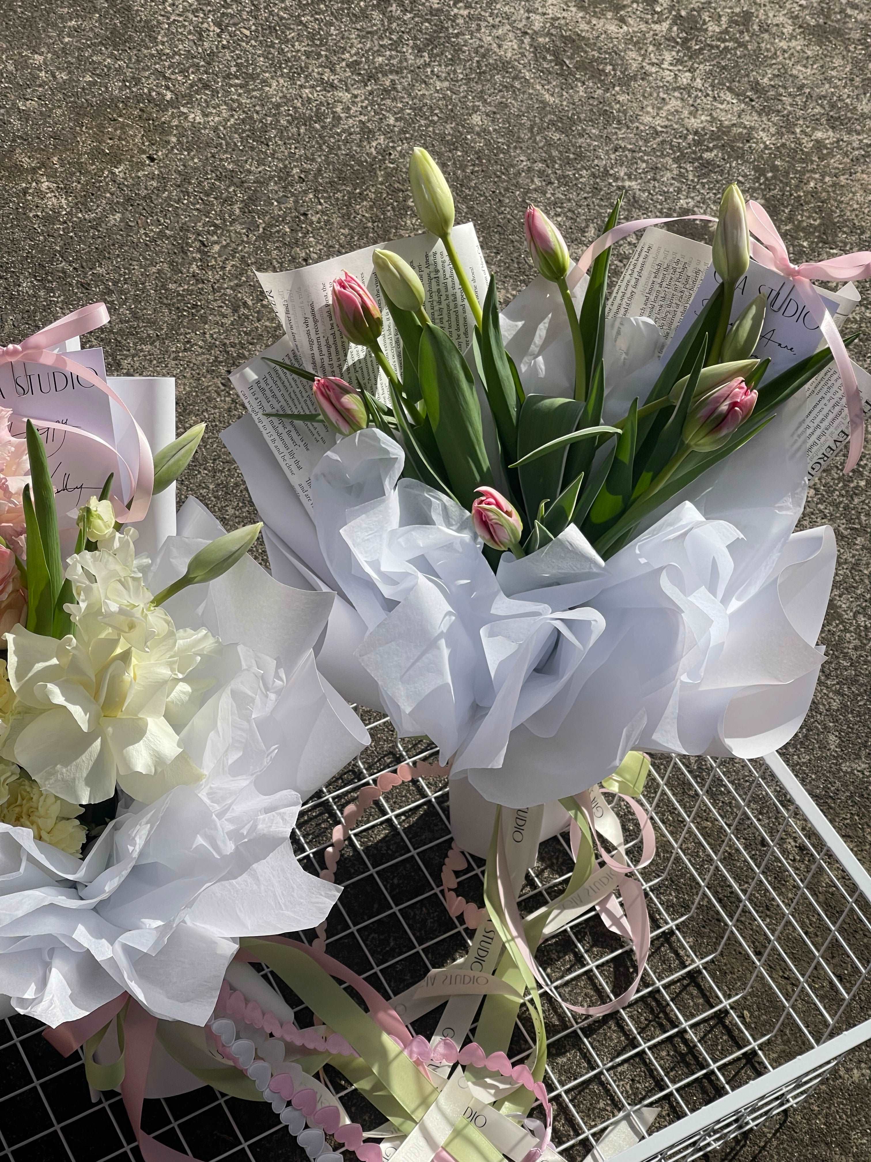 TULIPS EN MASSE - GIA STUDIO