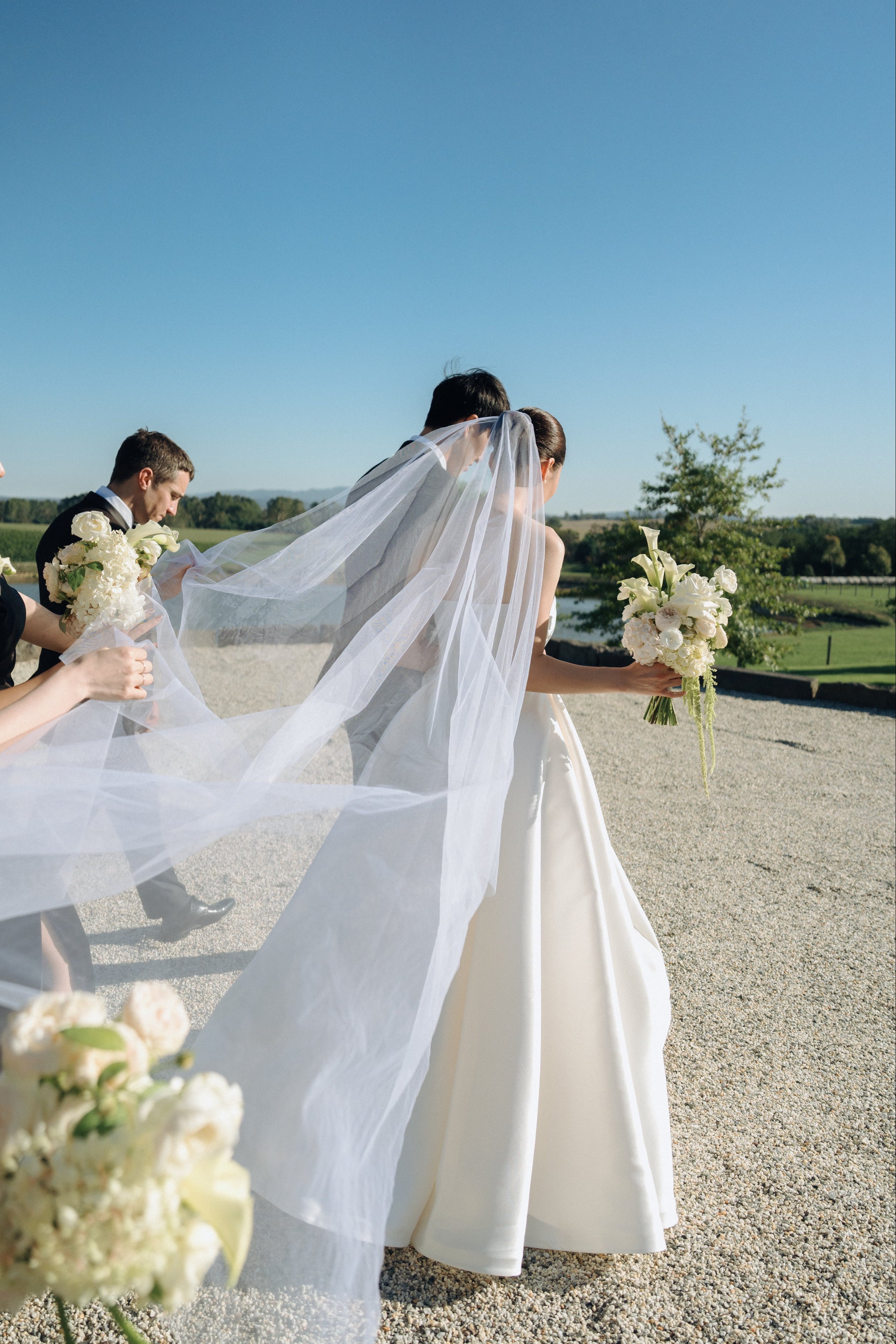 Modern Florals for Every Moment – From Everyday to 'I Do'