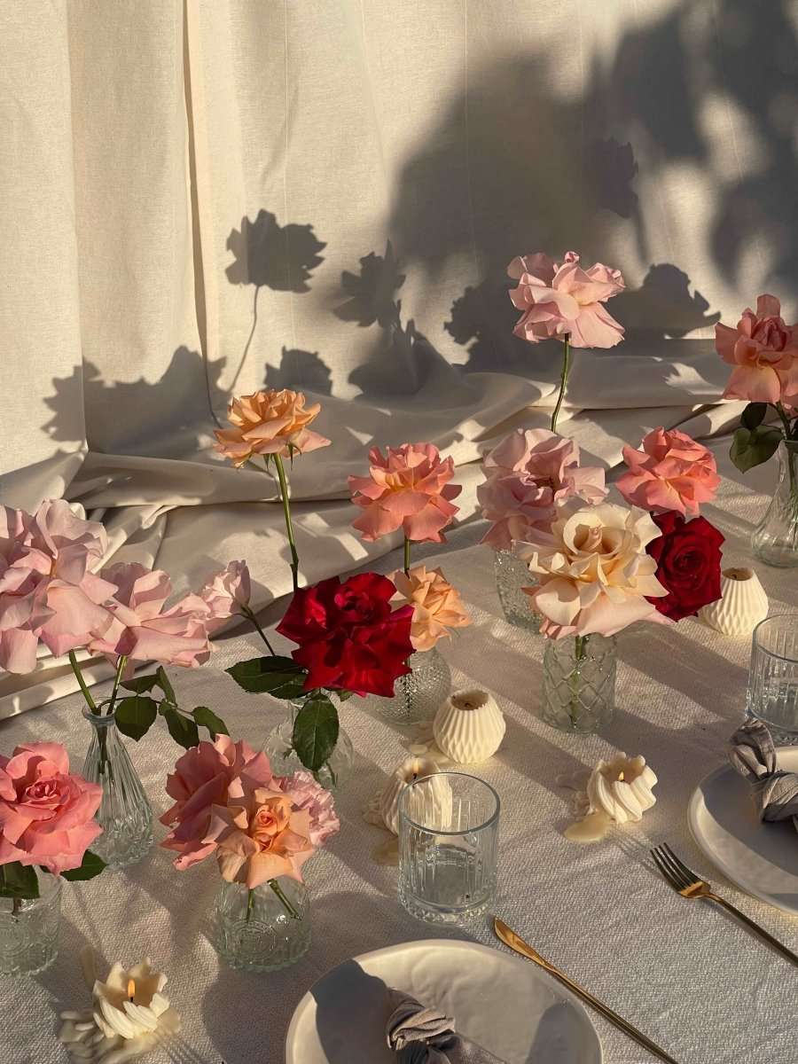 A La Carte: Roses En Masse Bud Vase Package - GIA STUDIO