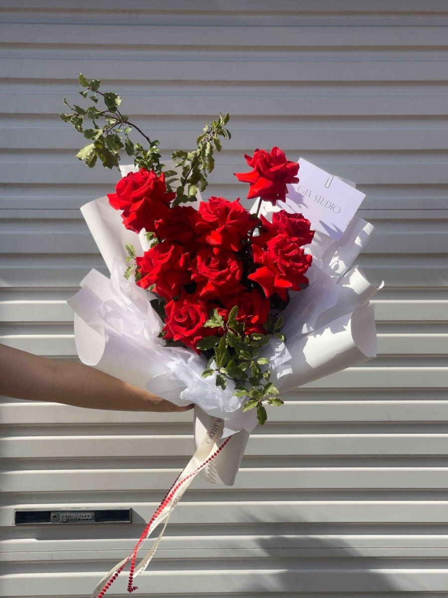ROSES EN MASSE - RED - GIA STUDIO