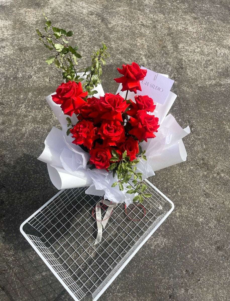 ROSES EN MASSE - RED - GIA STUDIO