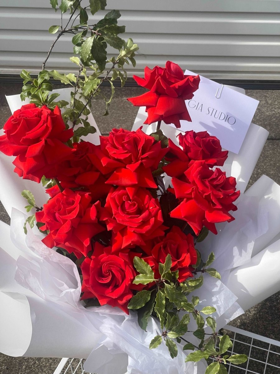 ROSES EN MASSE - RED - GIA STUDIO